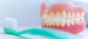 تمیز کردن پروتزهای دندان